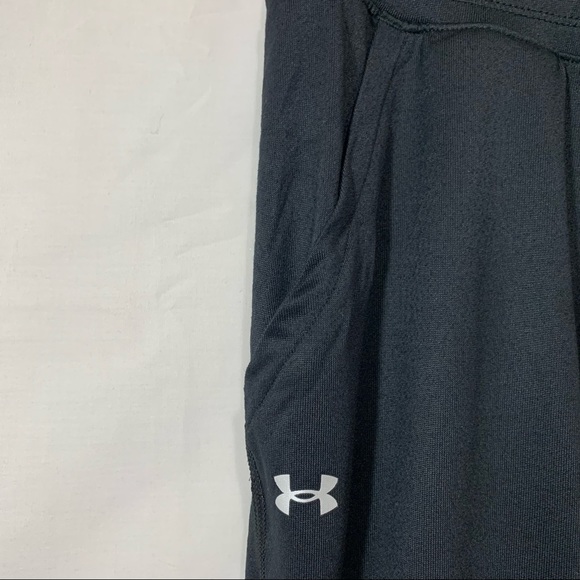 Under Armour Womens UA Tech Capris in Black XS - Picture 3 of 6